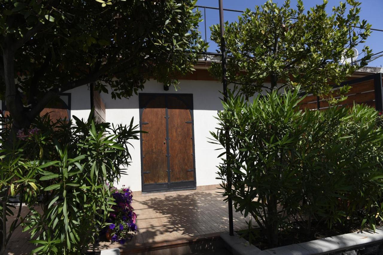 Villa Amelie Fondachello  Exteriör bild